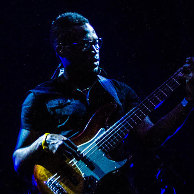 alex_playing_profile
